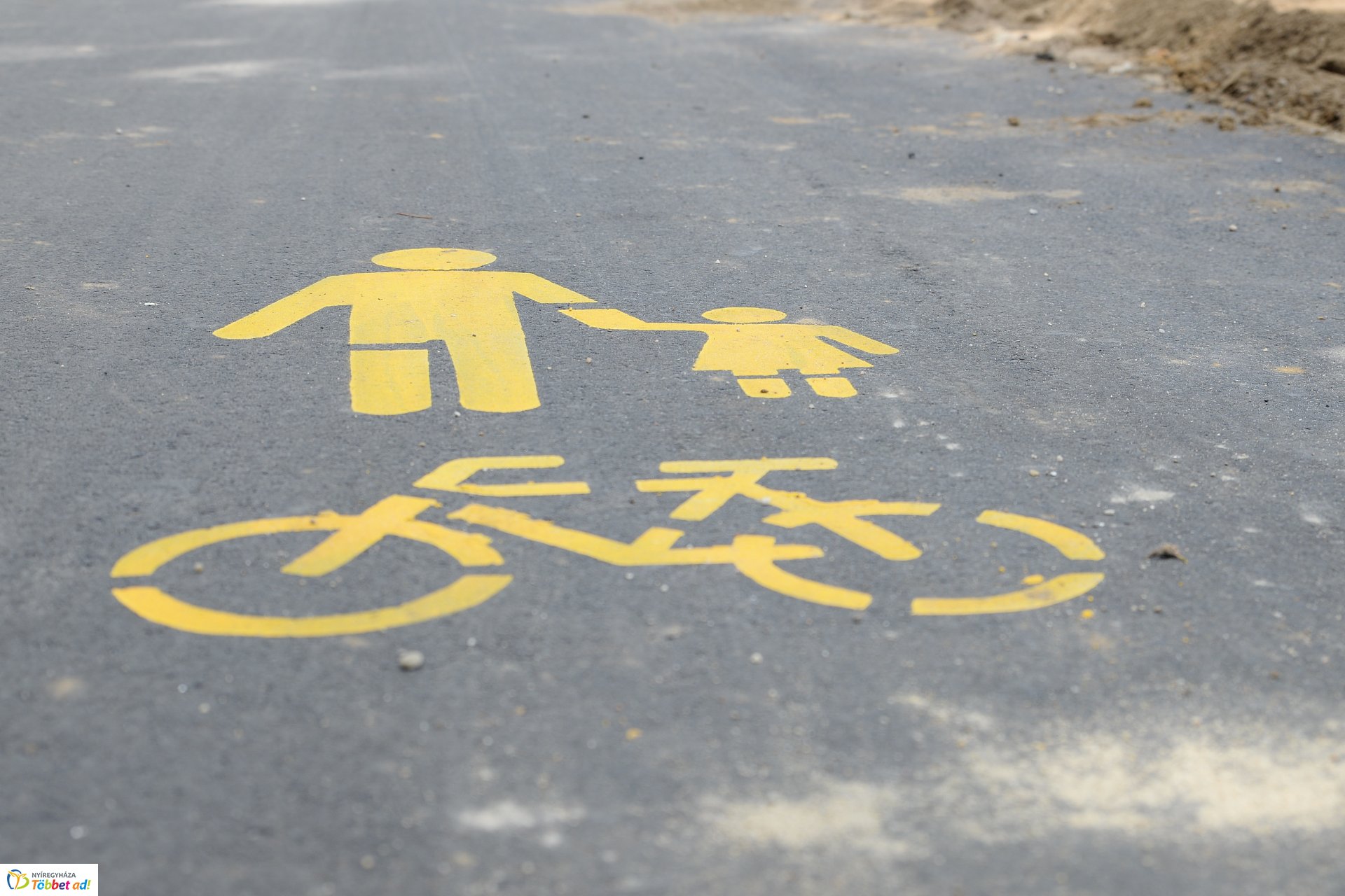 Kerékpárút építés 