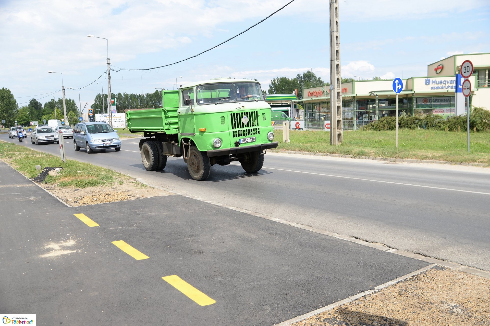 Kerékpárút építés 