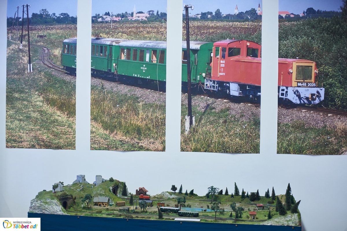 Keskeny nyomtáv, széles mosoly - emlékkiállítás a Kállay Gyűjteményben