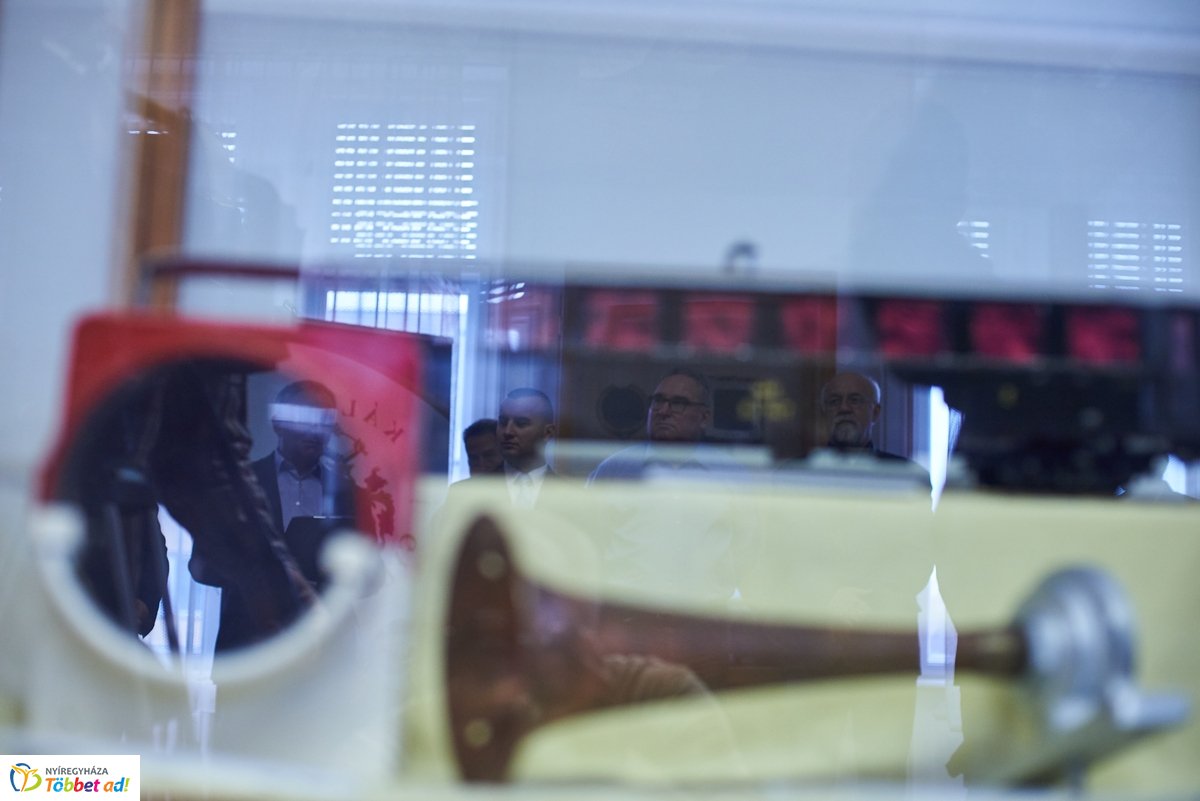 Keskeny nyomtáv, széles mosoly - emlékkiállítás a Kállay Gyűjteményben