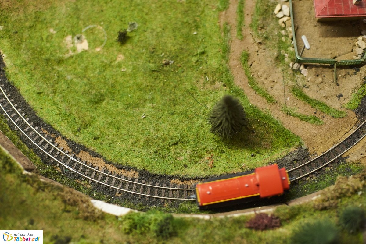 Keskeny nyomtáv, széles mosoly - emlékkiállítás a Kállay Gyűjteményben