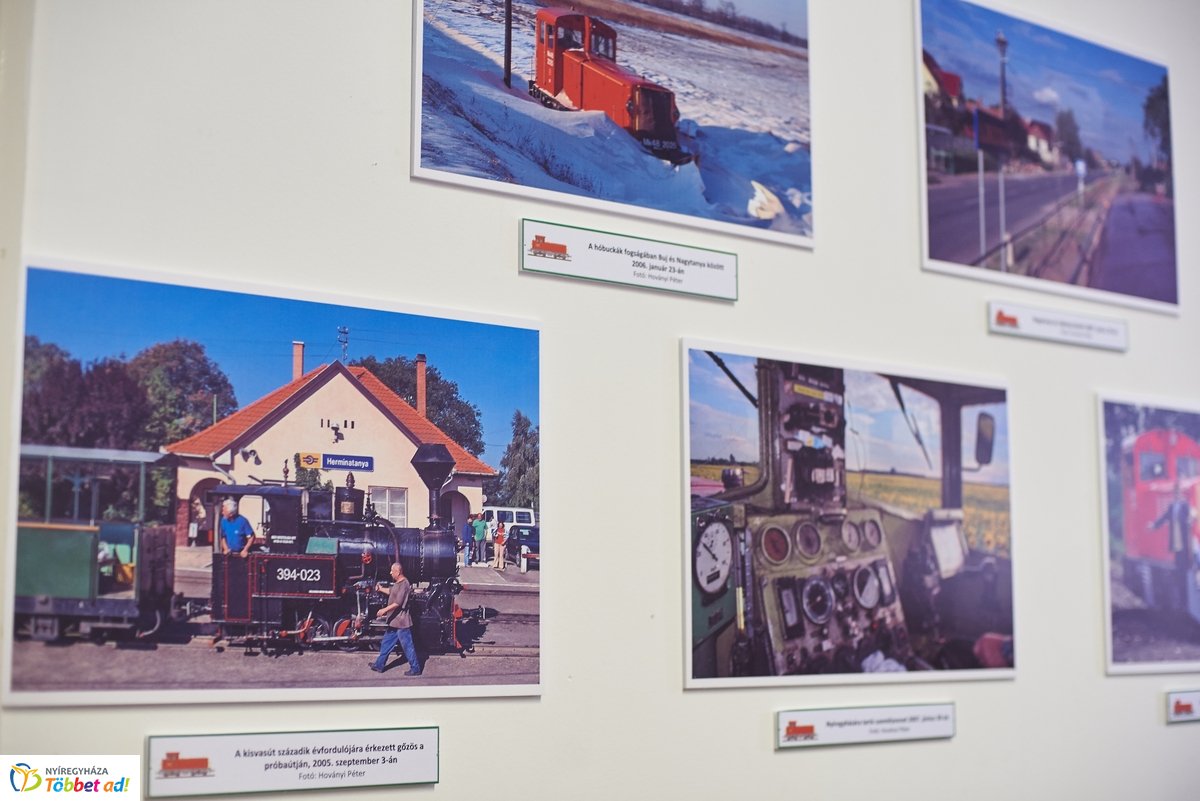 Keskeny nyomtáv, széles mosoly - emlékkiállítás a Kállay Gyűjteményben