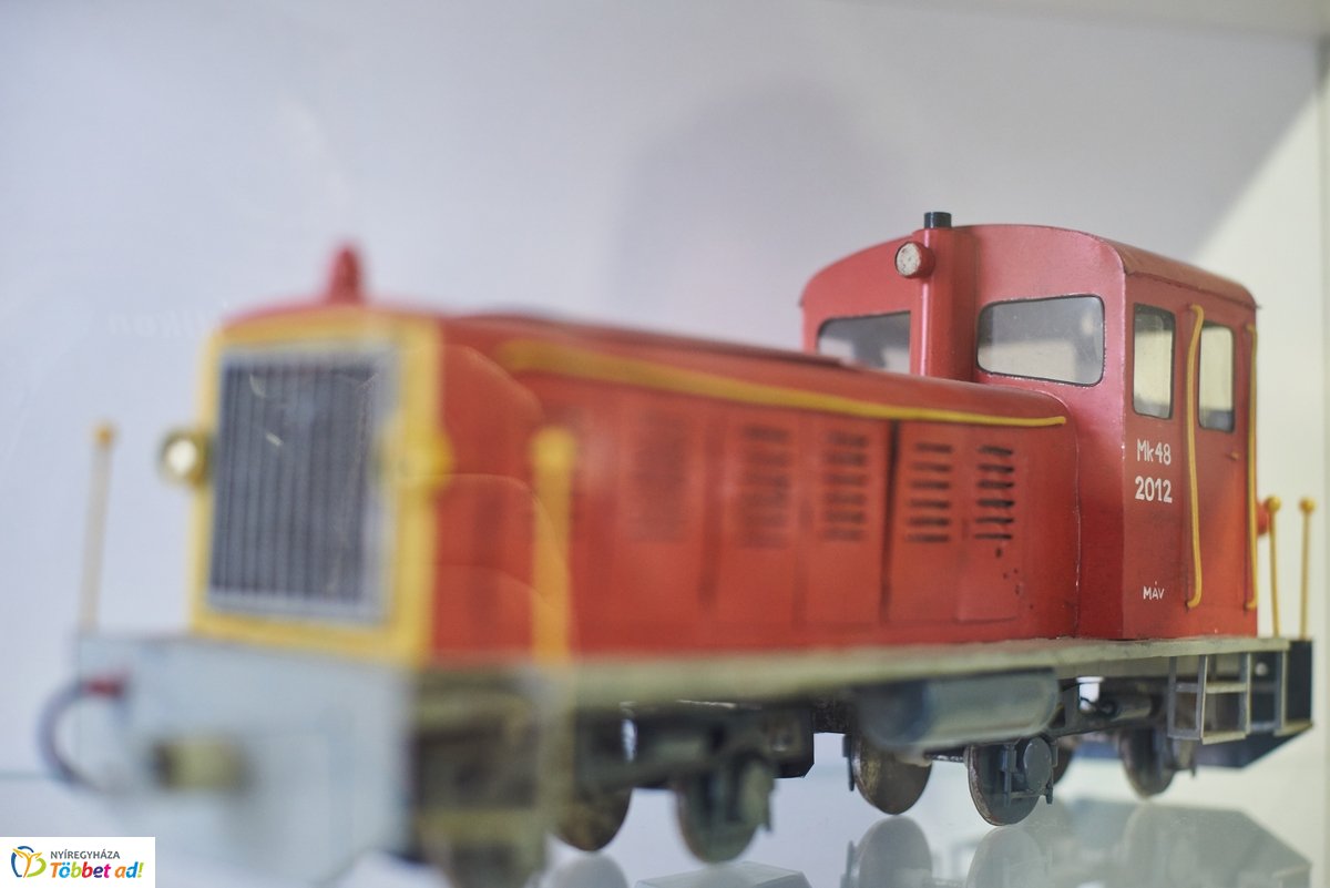 Keskeny nyomtáv, széles mosoly - emlékkiállítás a Kállay Gyűjteményben