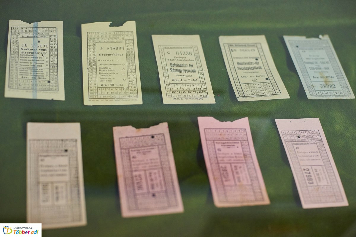 Keskeny nyomtáv, széles mosoly - emlékkiállítás a Kállay Gyűjteményben