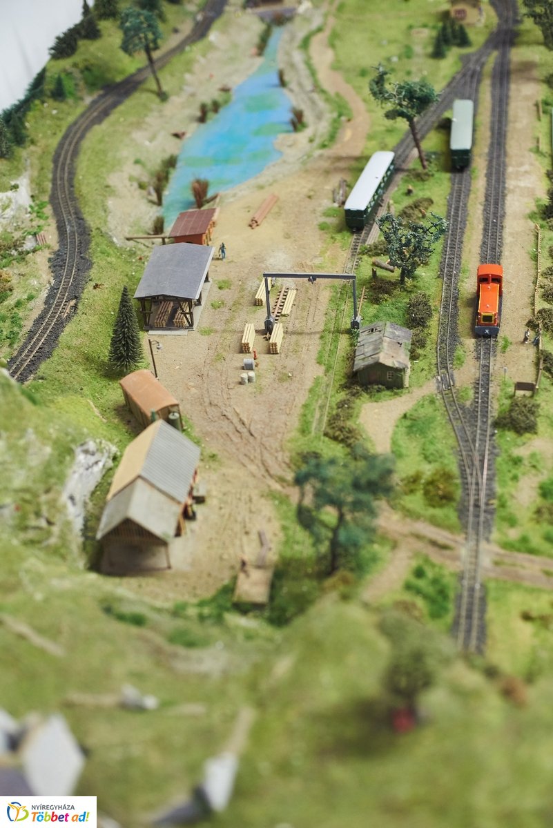 Keskeny nyomtáv, széles mosoly - emlékkiállítás a Kállay Gyűjteményben