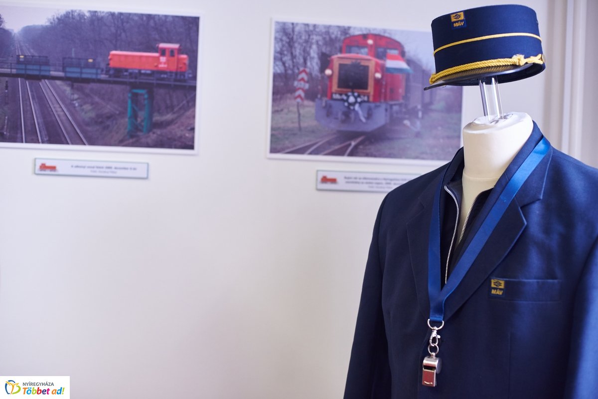 Keskeny nyomtáv, széles mosoly - emlékkiállítás a Kállay Gyűjteményben