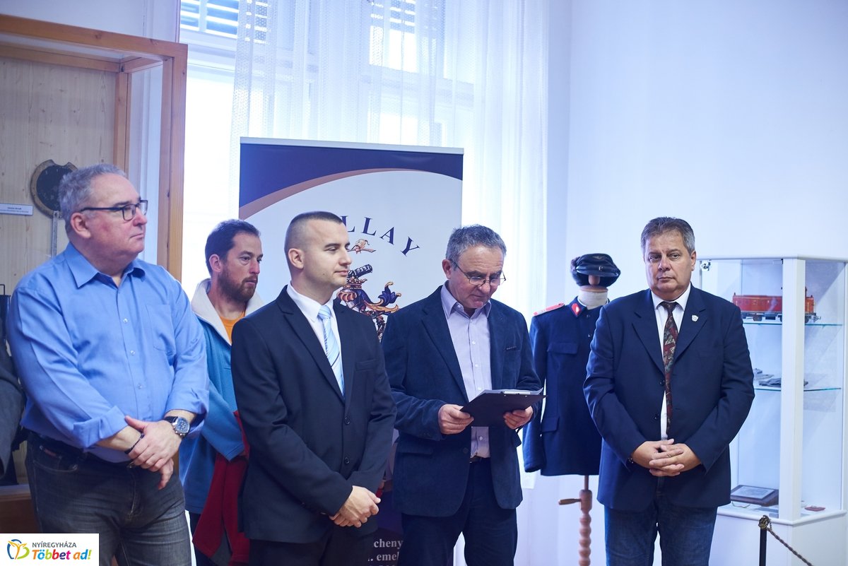 Keskeny nyomtáv, széles mosoly - emlékkiállítás a Kállay Gyűjteményben