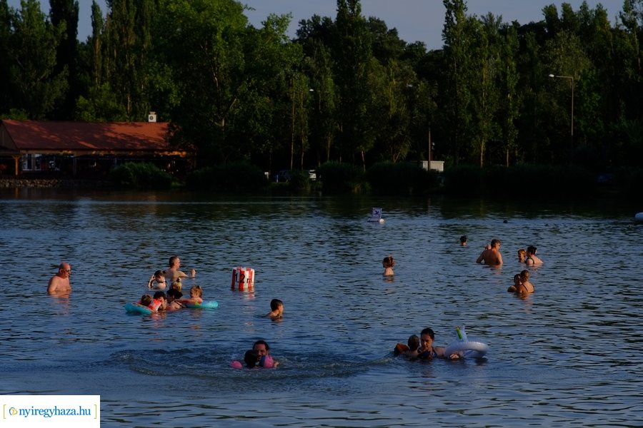 Késő délután a Tófürdőn 20230719