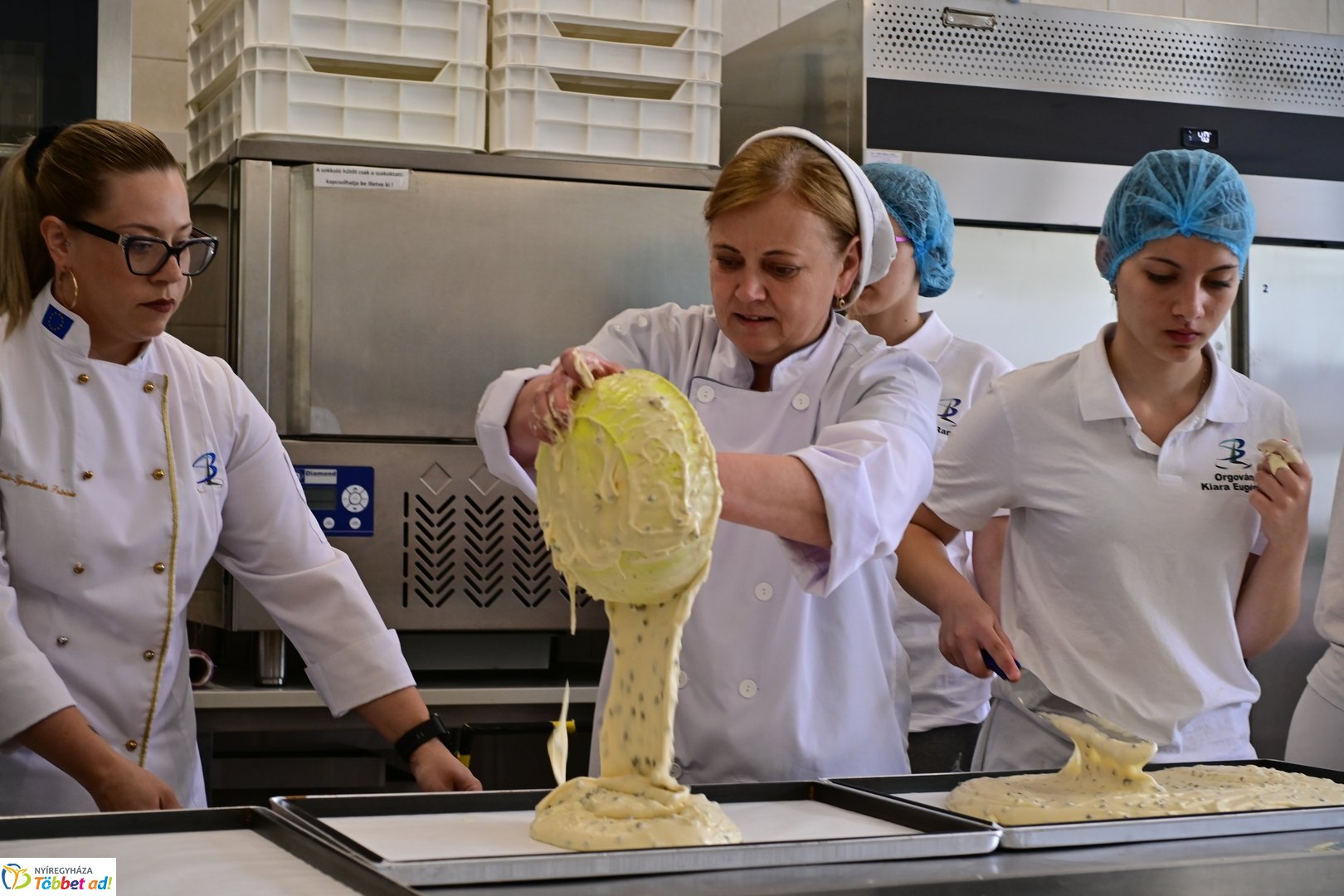 Készül a város tortája a Sipkayban 2025 májusában