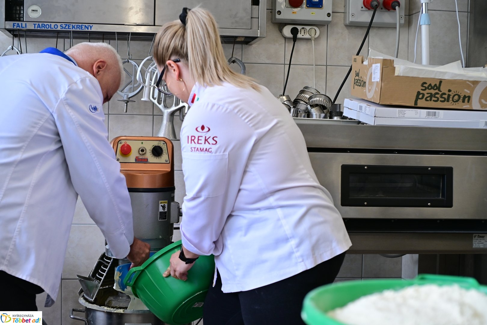 Készül a város tortája a Sipkayban 2025 májusában