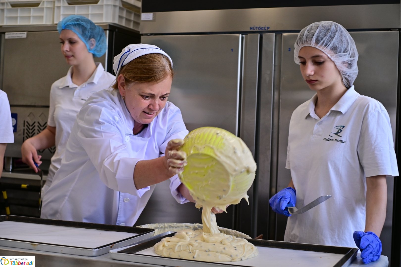 Készül a város tortája a Sipkayban 2025 májusában