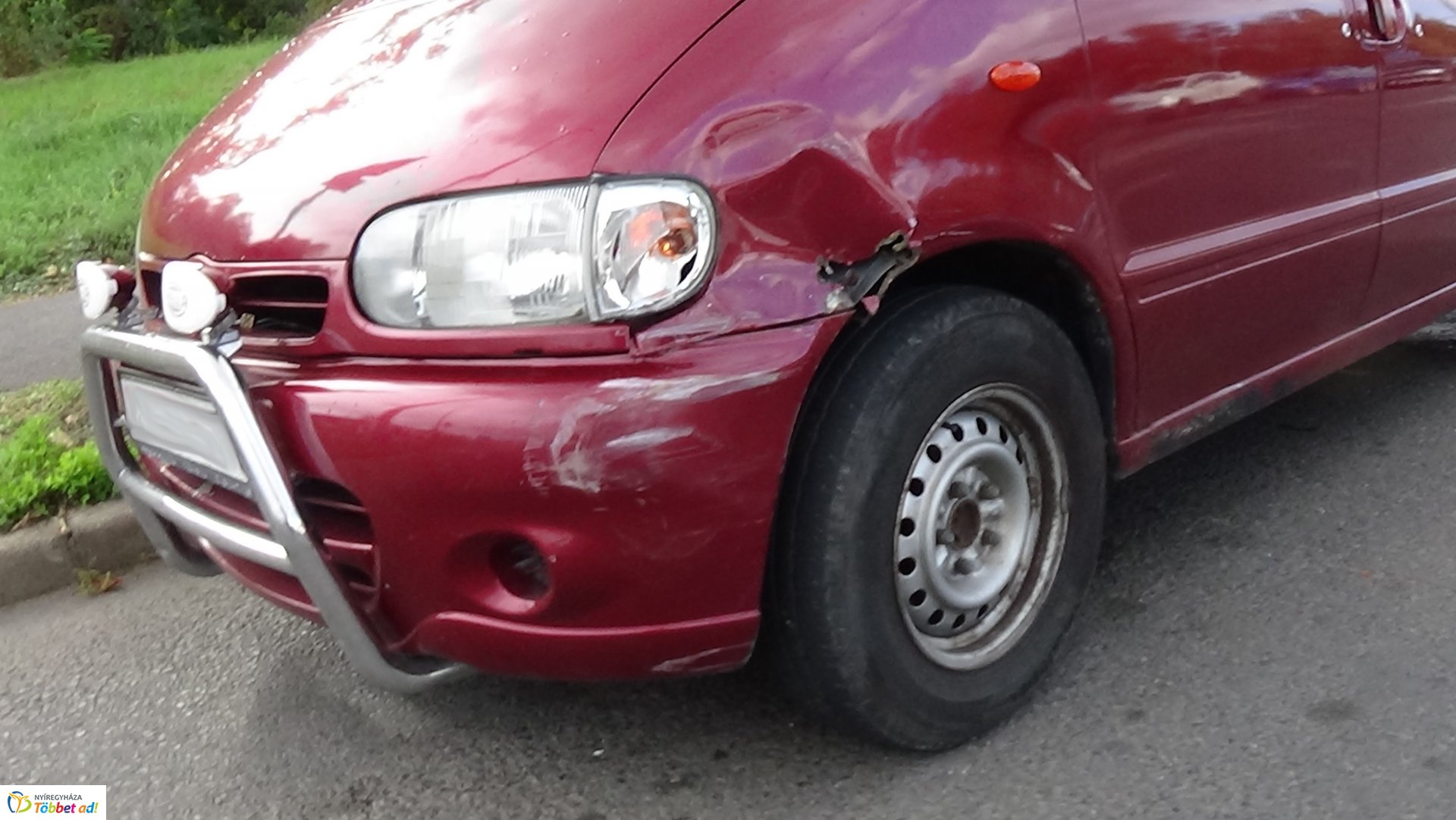 Két autó karambolozott hétfő délután a Pazonyi és a Hunyadi utca jelzőlámpás kereszteződésénél