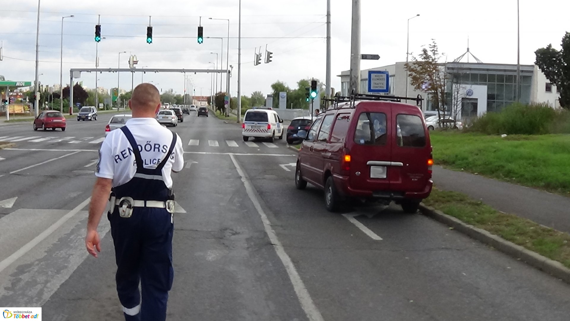 Két autó karambolozott hétfő délután a Pazonyi és a Hunyadi utca jelzőlámpás kereszteződésénél
