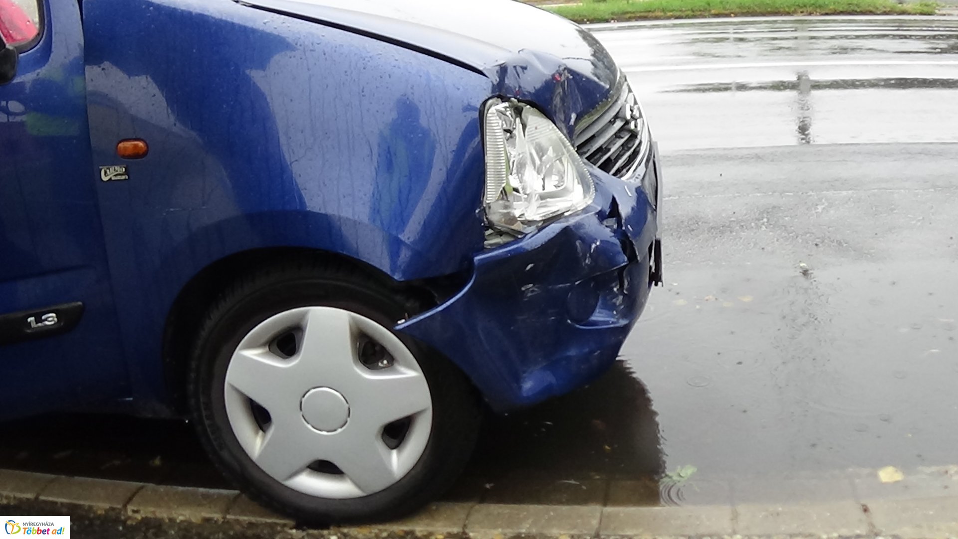 Két autó ütközött a Törzs utca és a Pazonyi út csomópontjánál