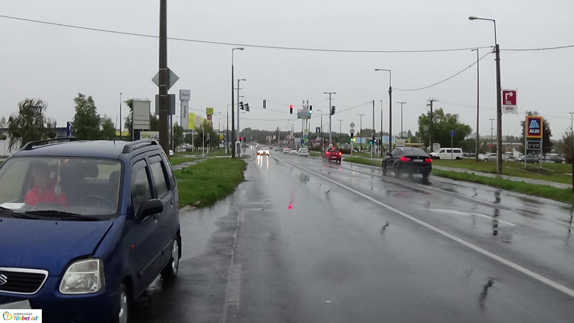 Két autó ütközött a Törzs utca és a Pazonyi út csomópontjánál