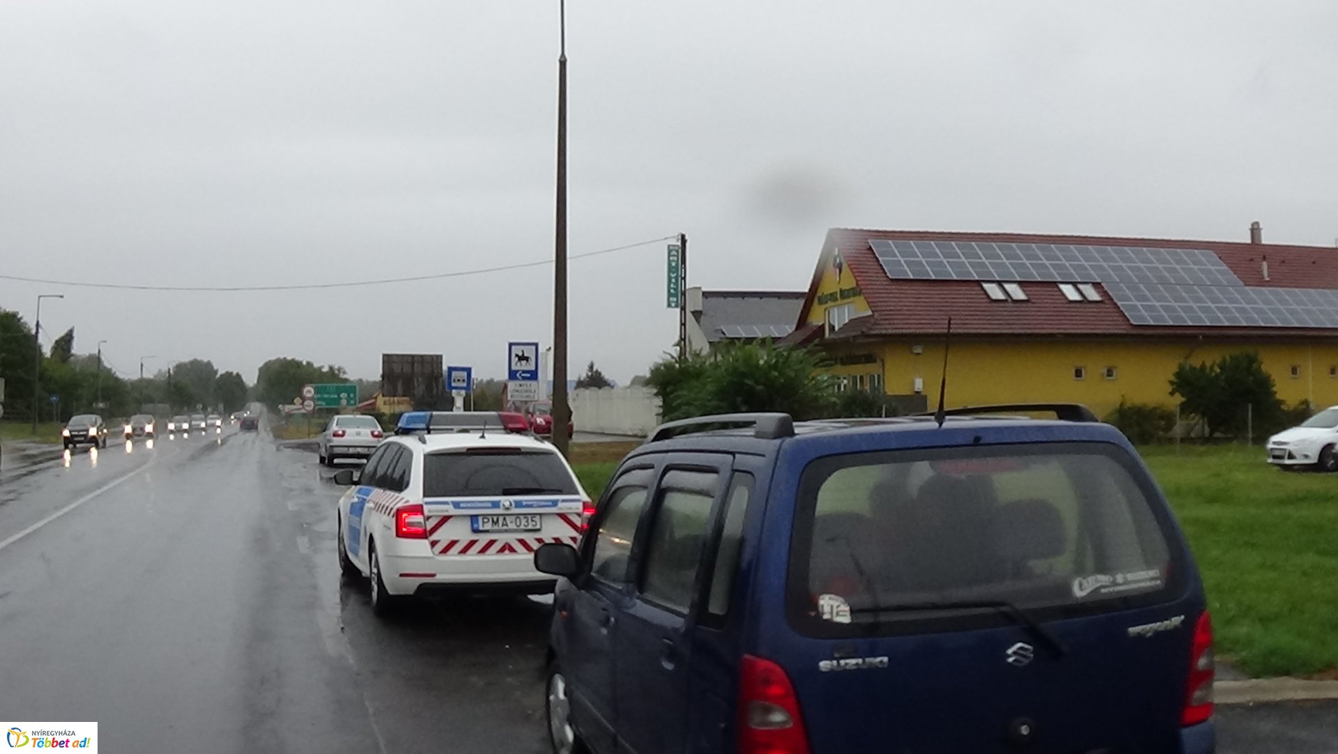 Két autó ütközött a Törzs utca és a Pazonyi út csomópontjánál