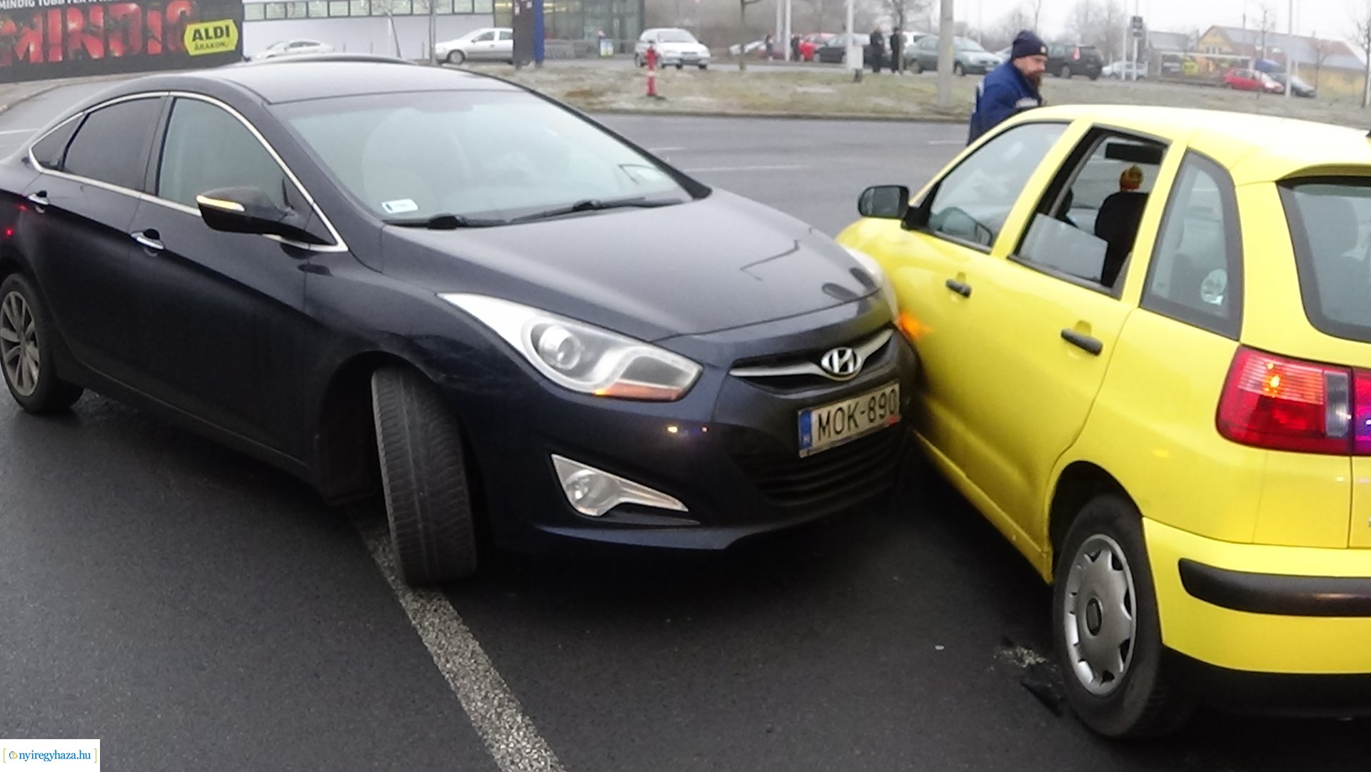 Két autó ütközött