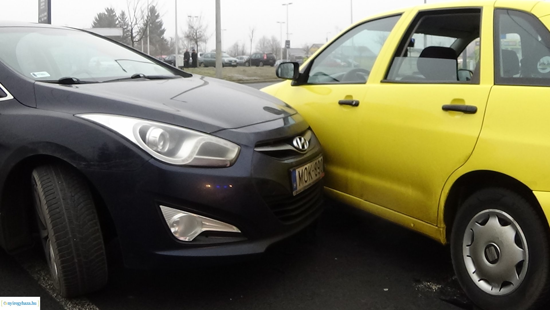 Két autó ütközött