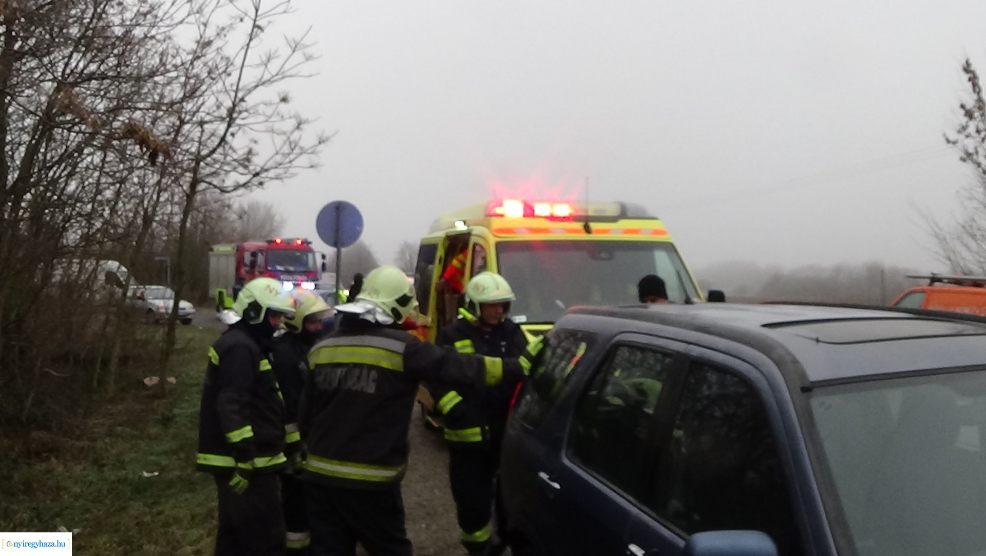 Két gépkocsi ütközött össze a 4-es főút 264-es és 265-ös kilométerszelvénye között