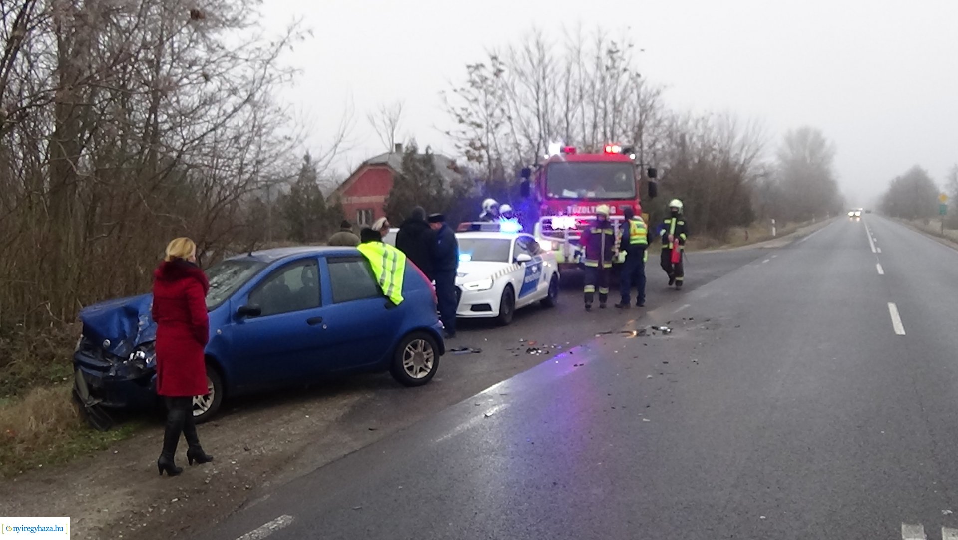Két gépkocsi ütközött össze a 4-es főút 264-es és 265-ös kilométerszelvénye között