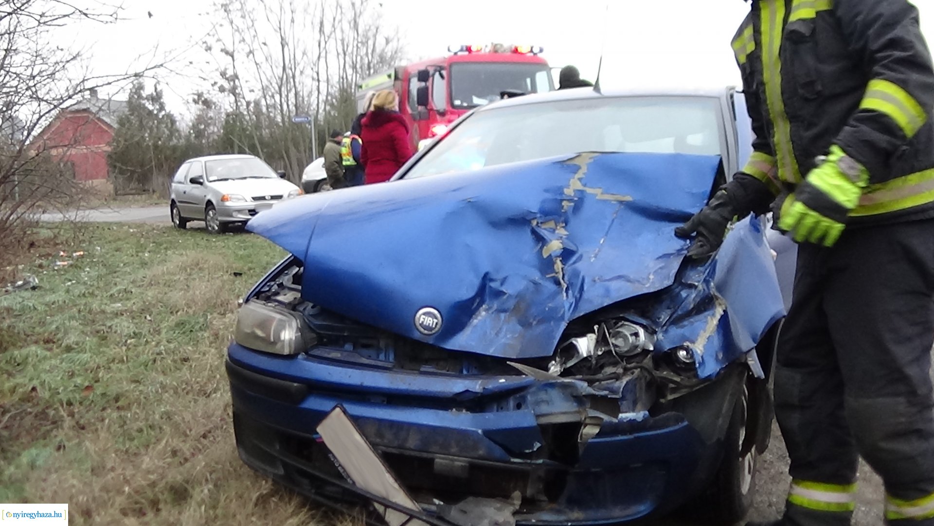 Két gépkocsi ütközött össze a 4-es főút 264-es és 265-ös kilométerszelvénye között