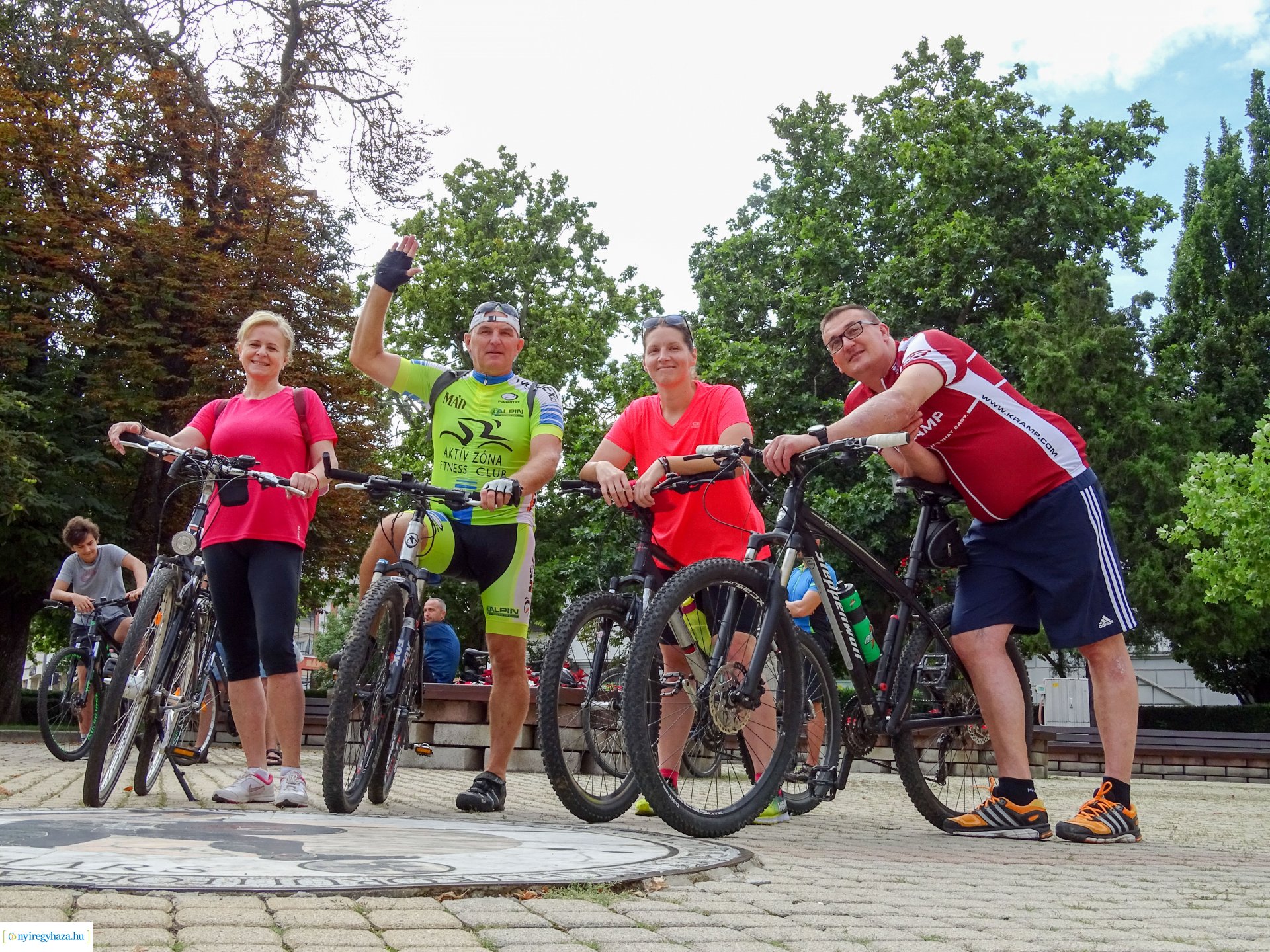 Két kerék és túrabot