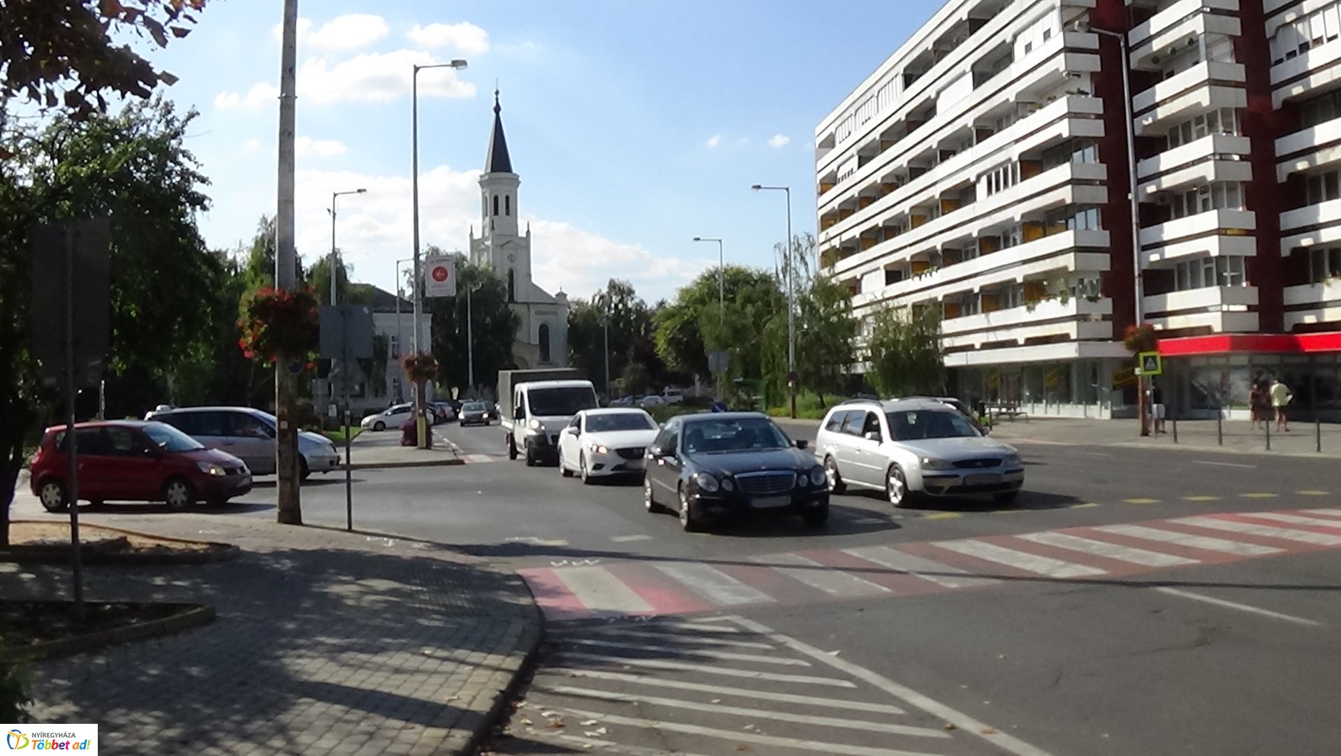 Két kerékpáros ütközött