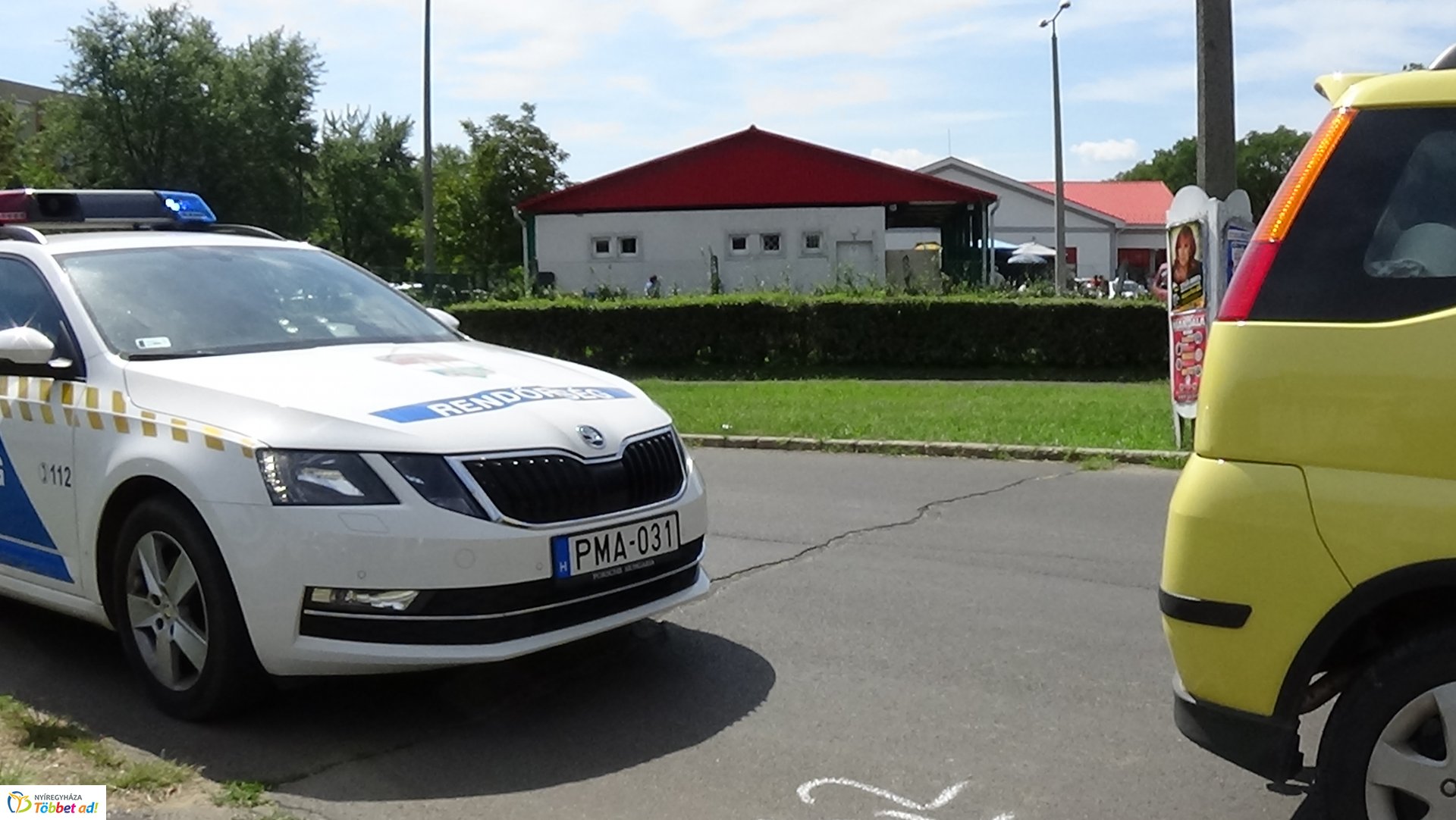 Két személygépkocsi ütközött a Fazekas János téren 