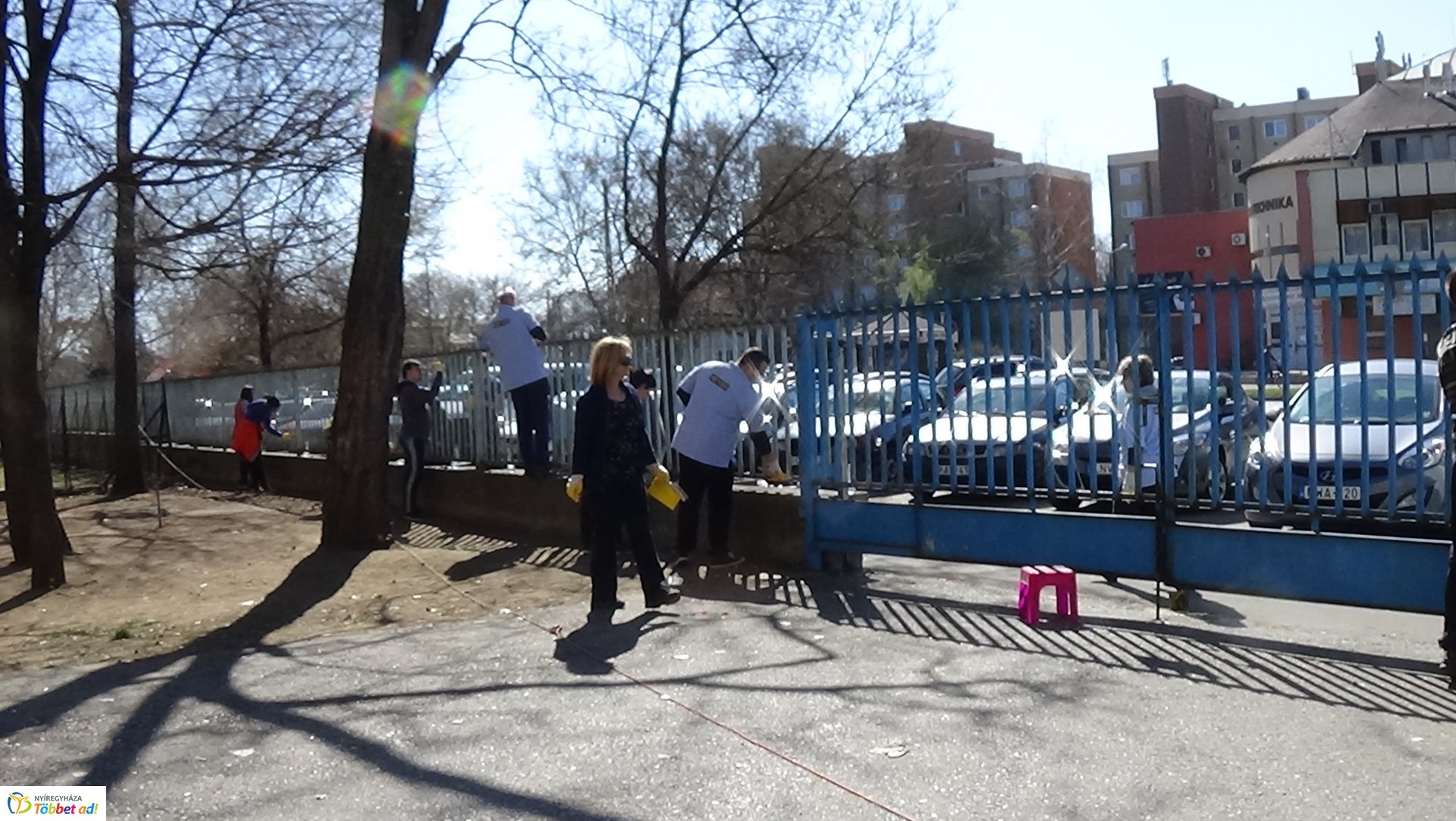 Kétszáz méteren újult meg a Jósa András Oktatókórház kerítése