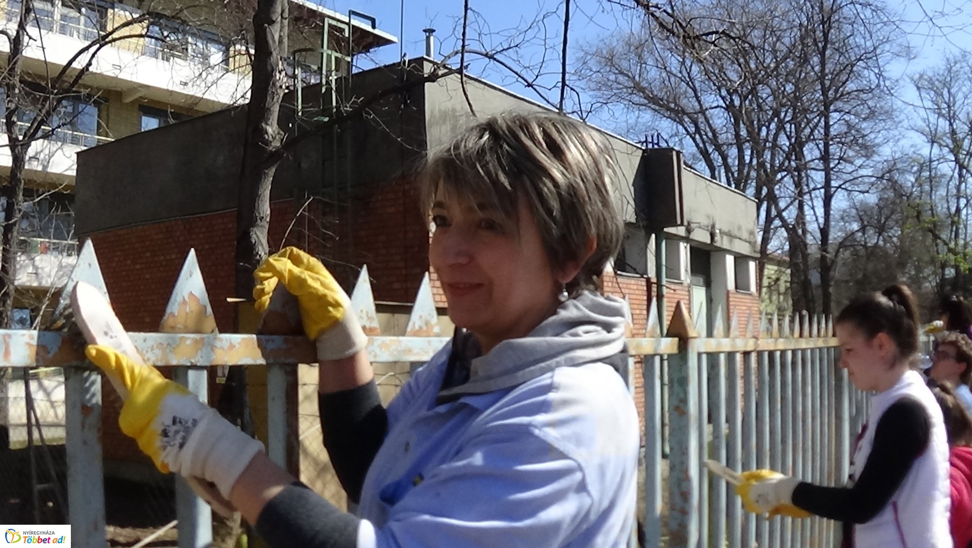 Kétszáz méteren újult meg a Jósa András Oktatókórház kerítése