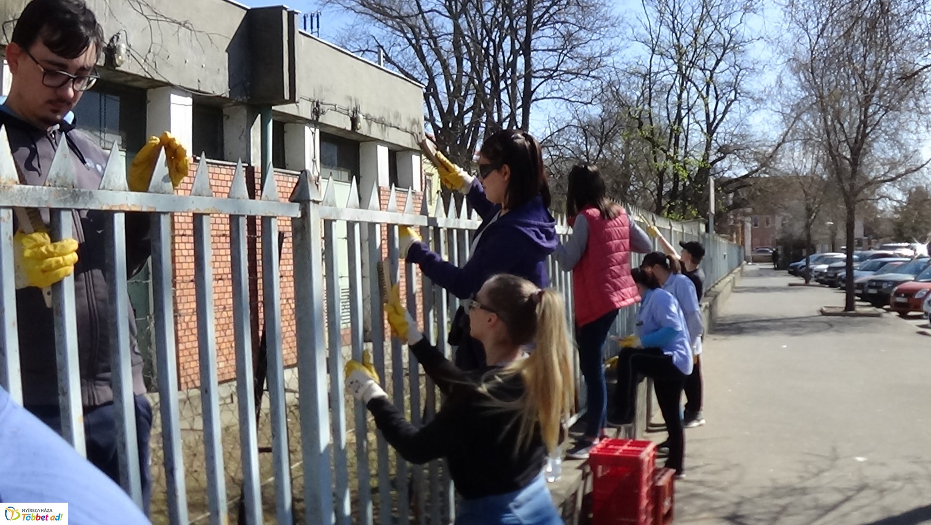 Kétszáz méteren újult meg a Jósa András Oktatókórház kerítése