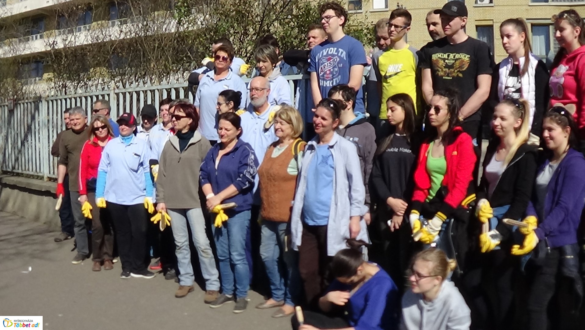 Kétszáz méteren újult meg a Jósa András Oktatókórház kerítése