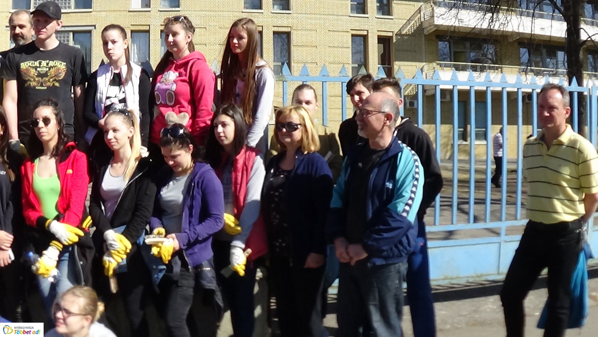 Kétszáz méteren újult meg a Jósa András Oktatókórház kerítése