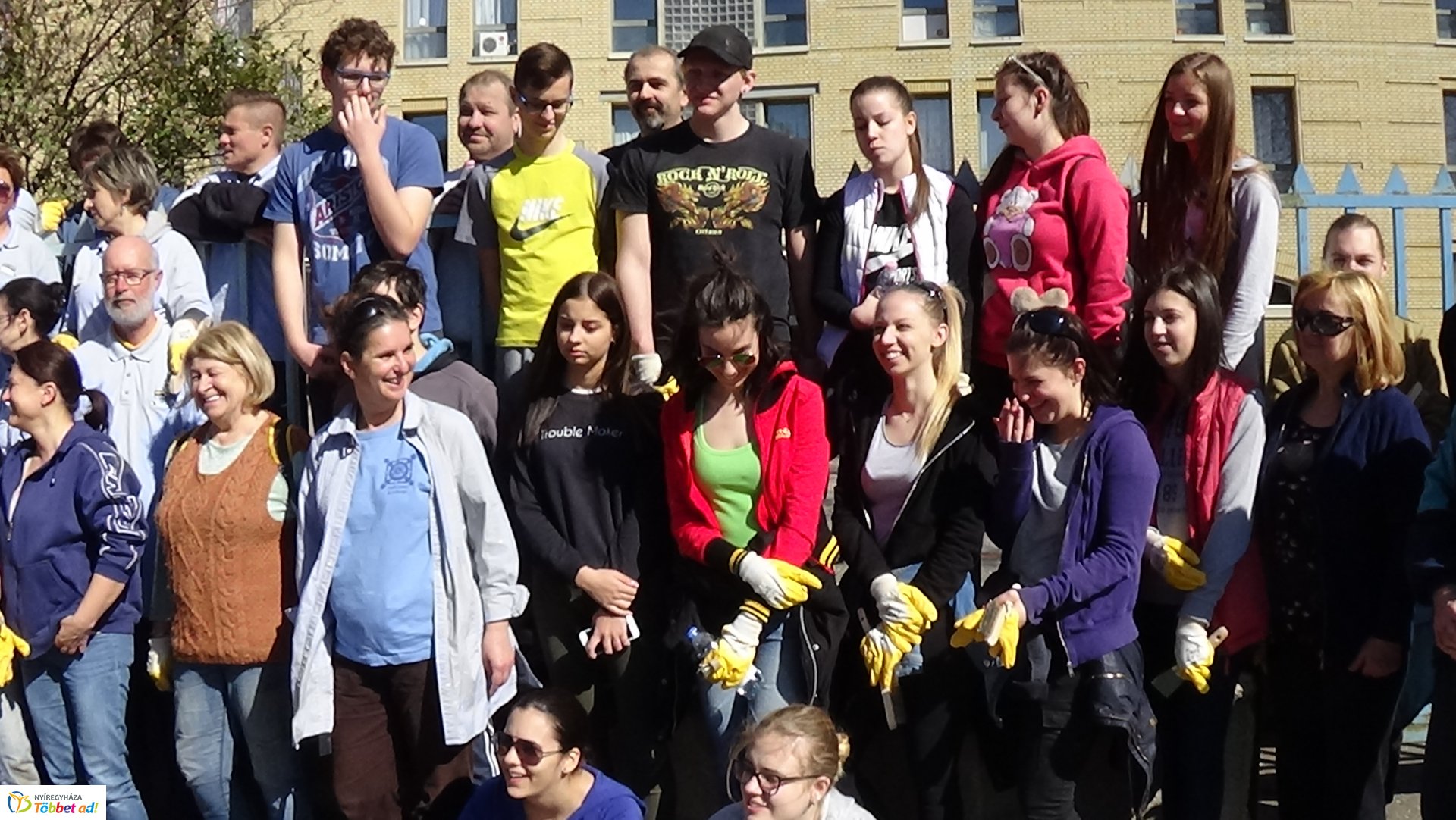 Kétszáz méteren újult meg a Jósa András Oktatókórház kerítése