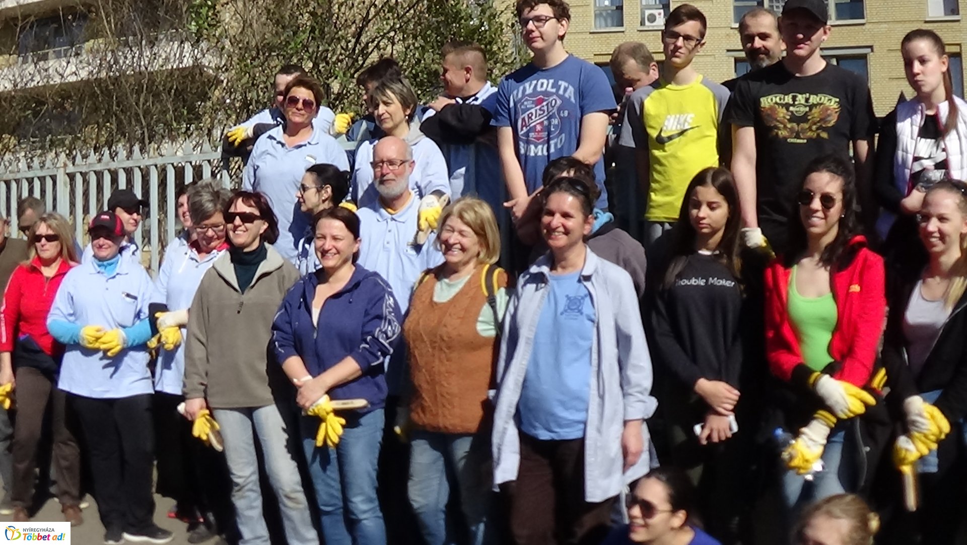 Kétszáz méteren újult meg a Jósa András Oktatókórház kerítése