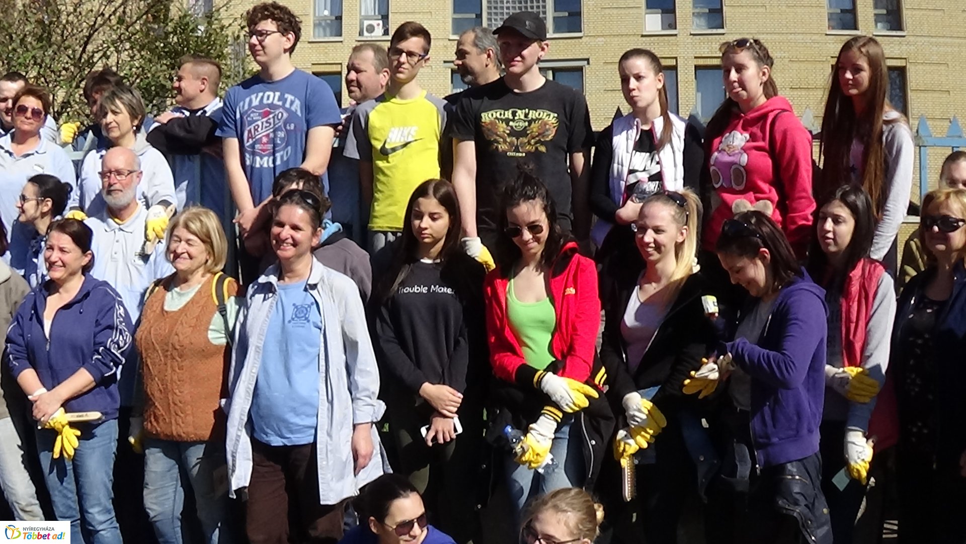 Kétszáz méteren újult meg a Jósa András Oktatókórház kerítése