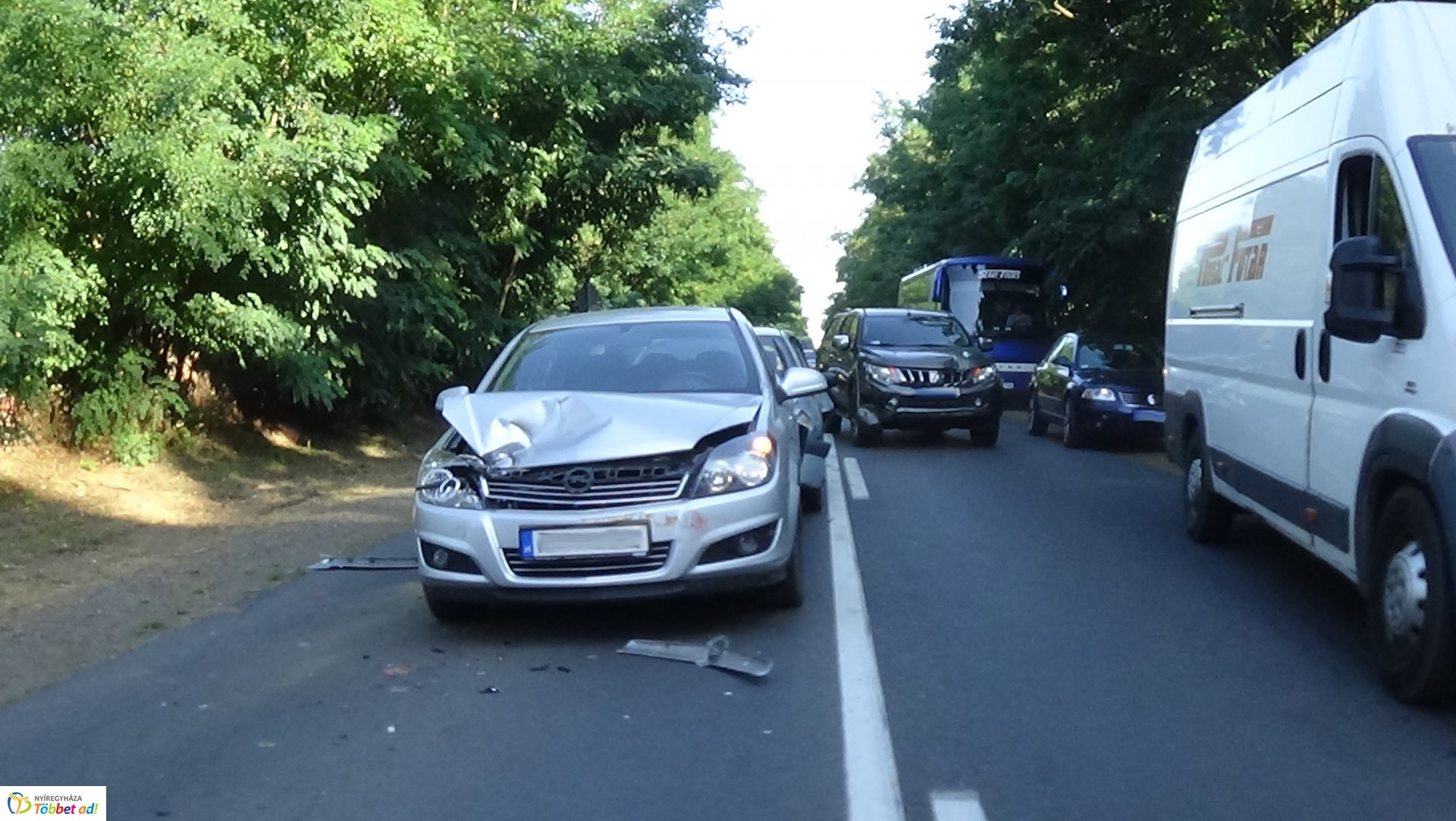 Ketten megsérültek a Nagyszállásnál történt balesetben