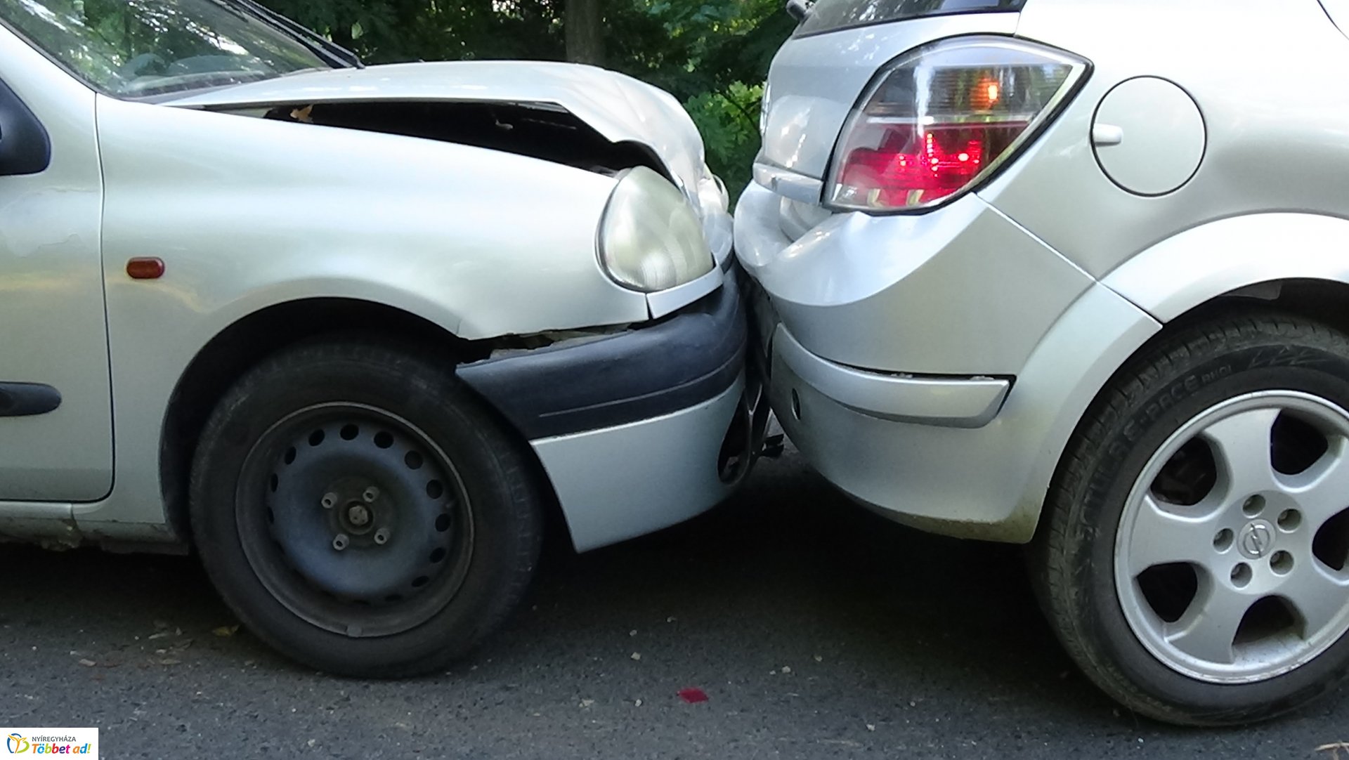 Ketten megsérültek a Nagyszállásnál történt balesetben