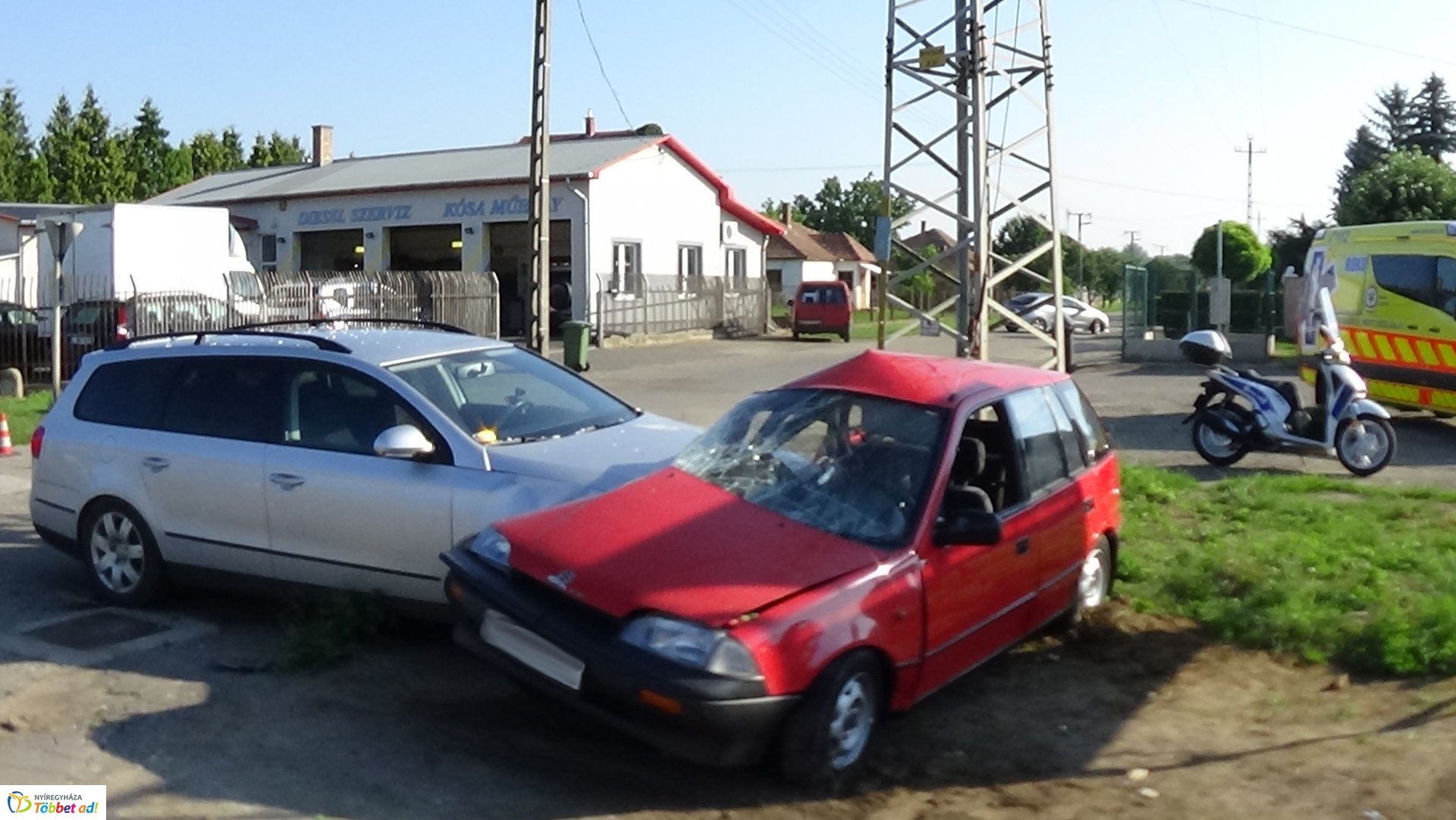 Ketten megsérültek a nyírtelki balesetben