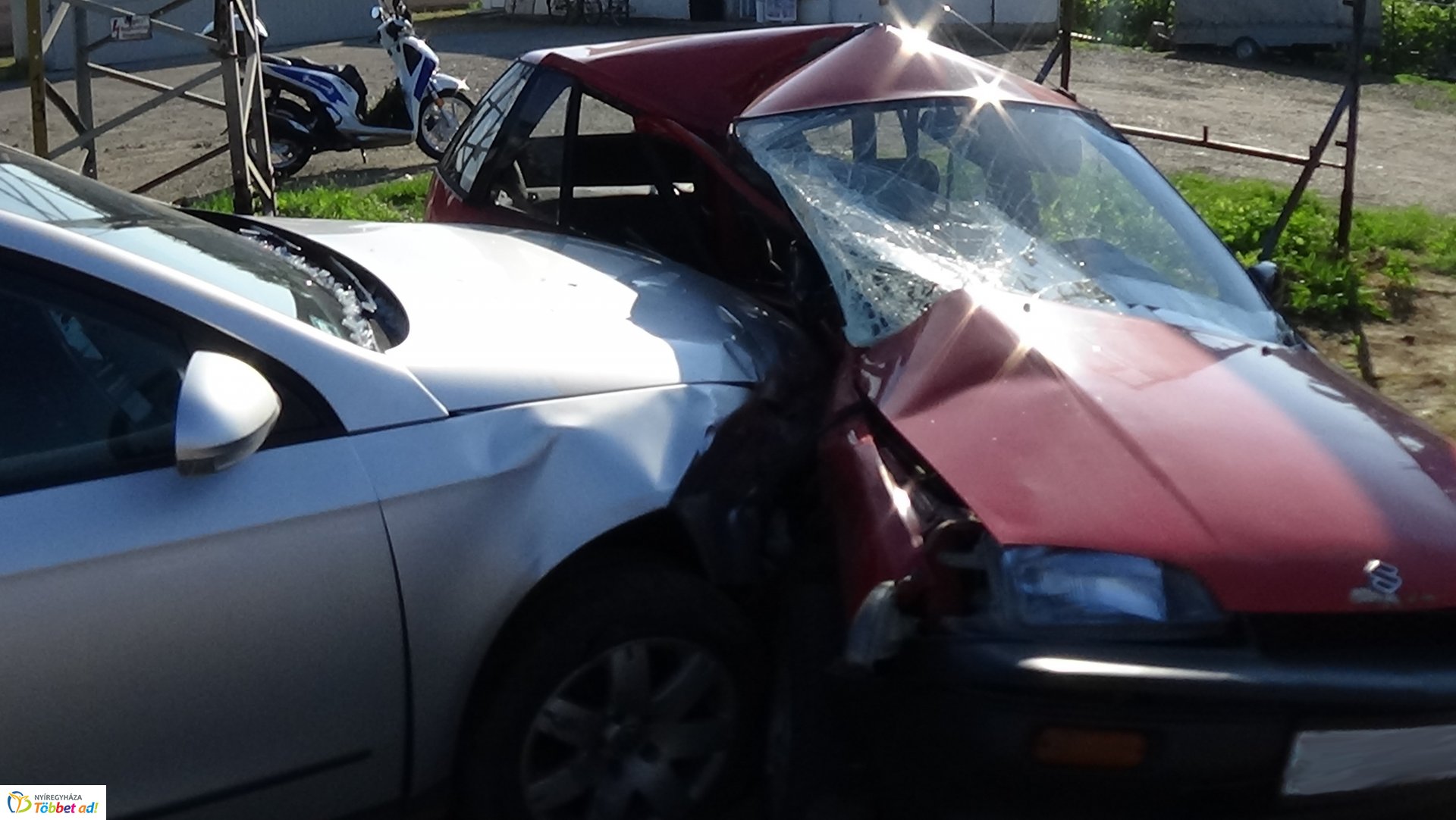 Ketten megsérültek a nyírtelki balesetben