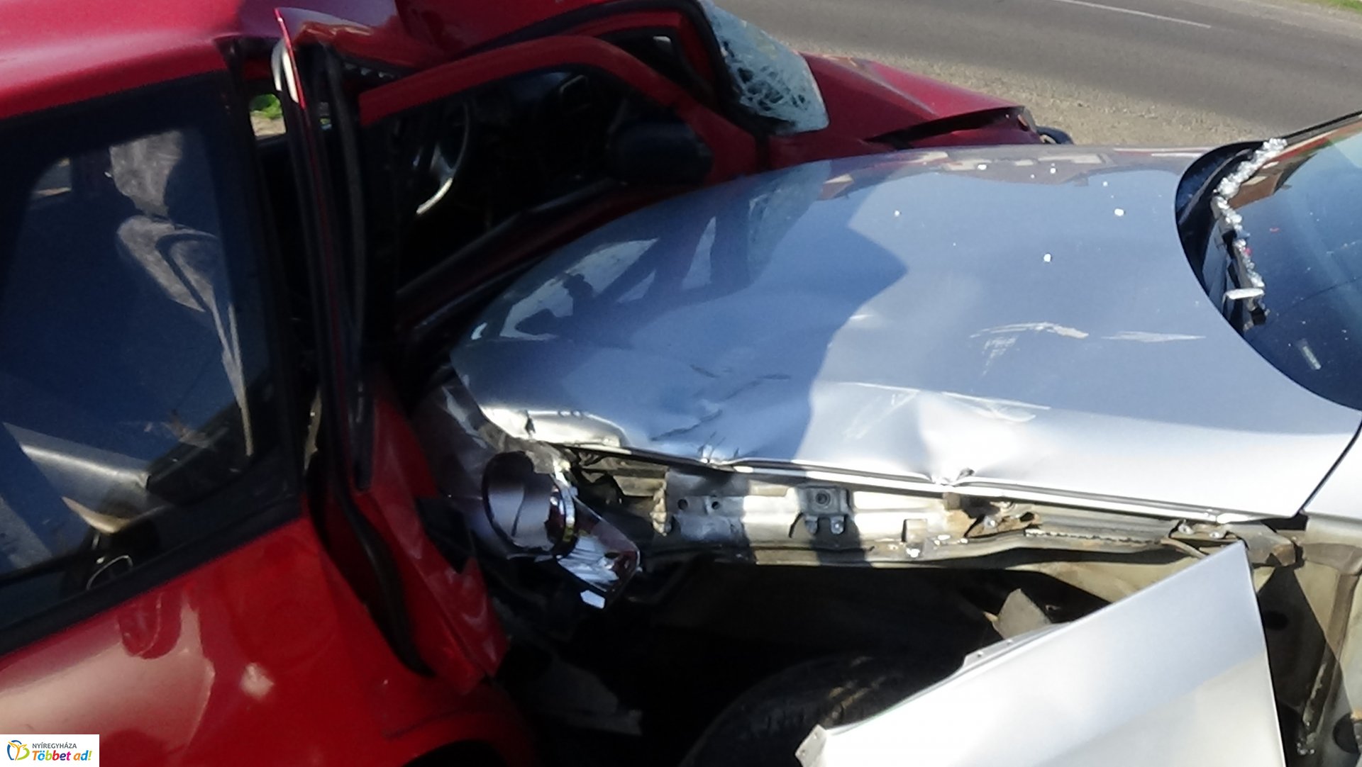 Ketten megsérültek a nyírtelki balesetben