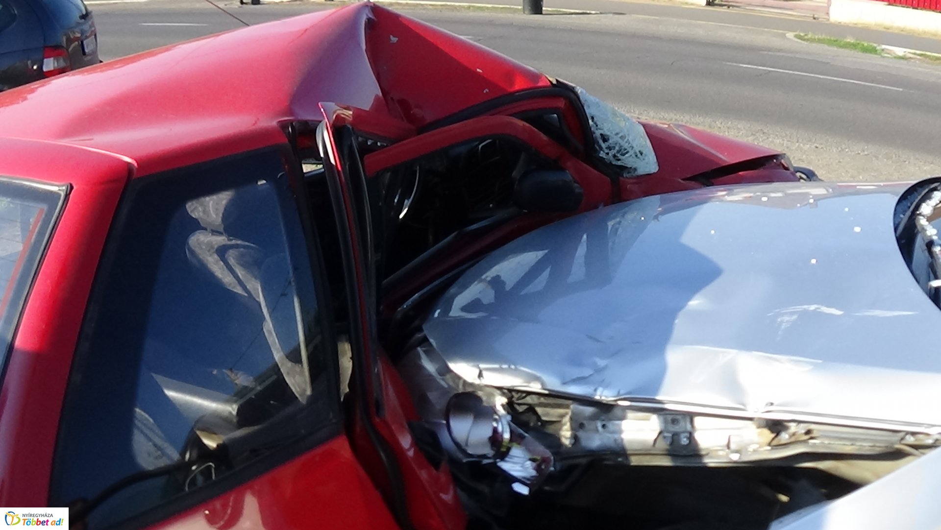 Ketten megsérültek a nyírtelki balesetben