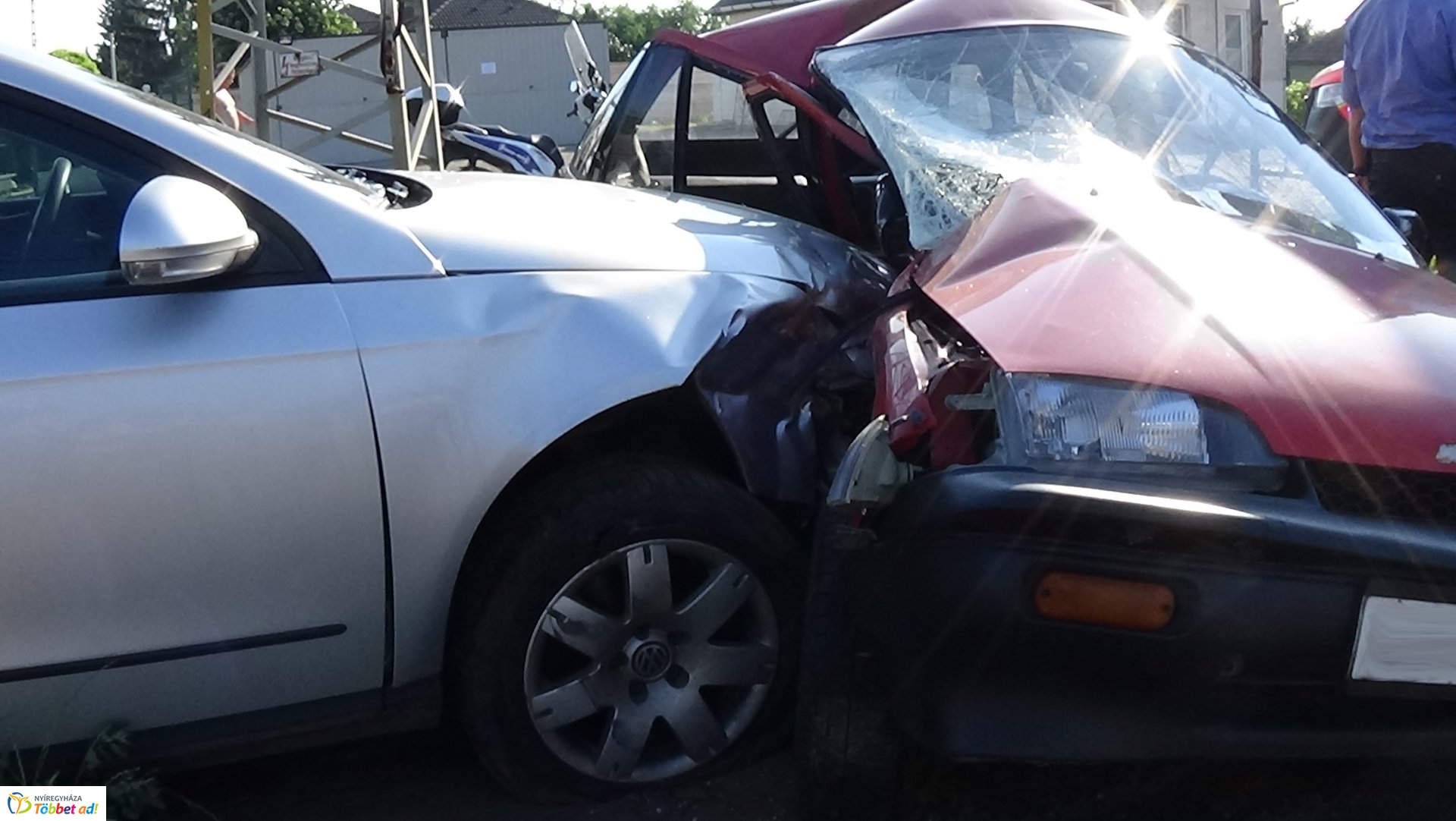 Ketten megsérültek a nyírtelki balesetben