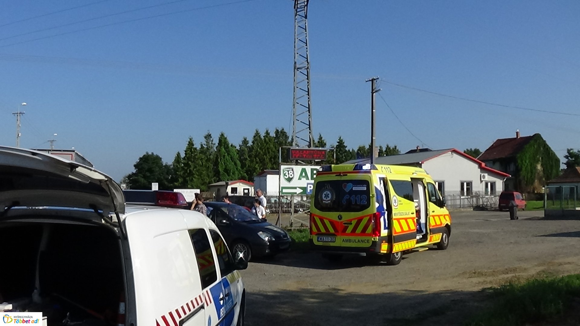 Ketten megsérültek a nyírtelki balesetben