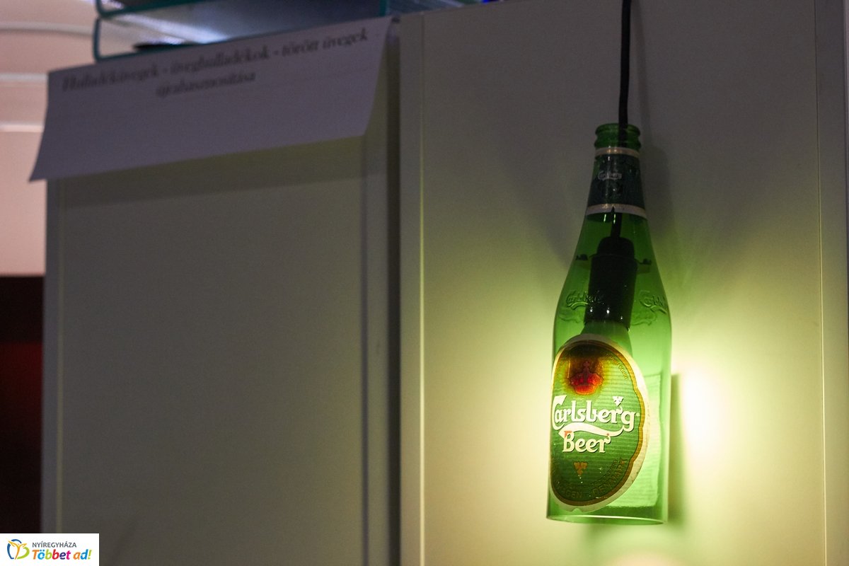 Kézimunka kiállítás a művelődési házban