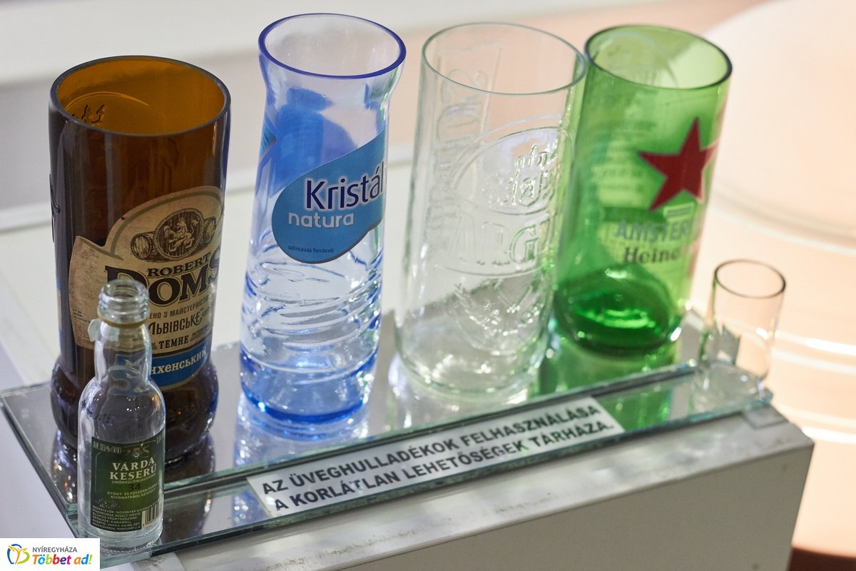 Kézimunka kiállítás a művelődési házban