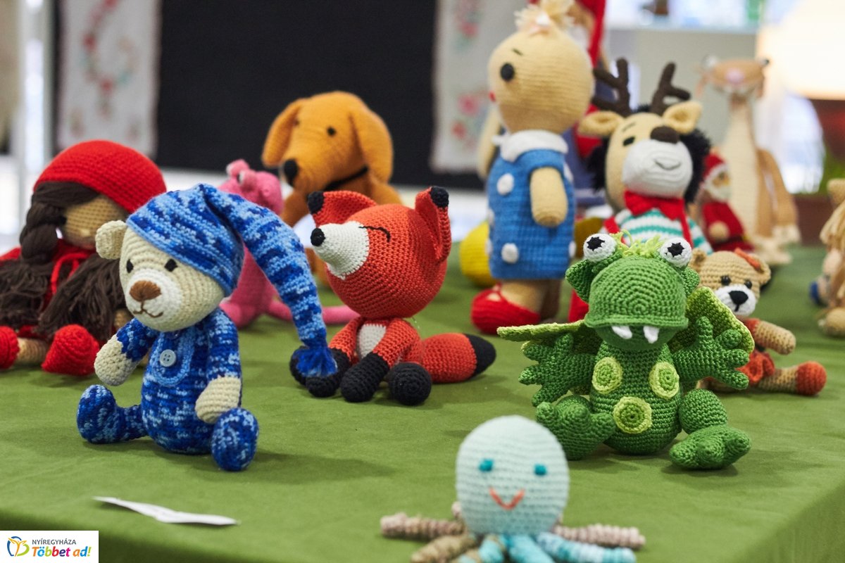 Kézimunka kiállítás a művelődési házban