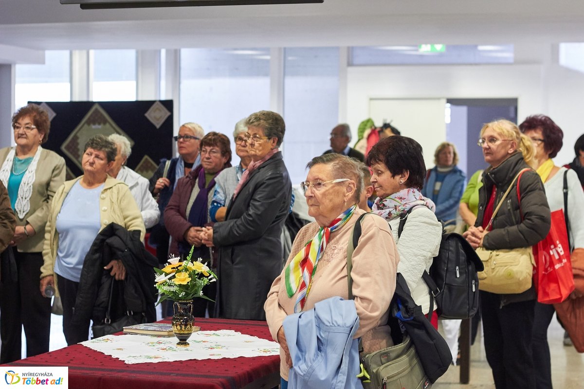 Kézimunka kiállítás a művelődési házban