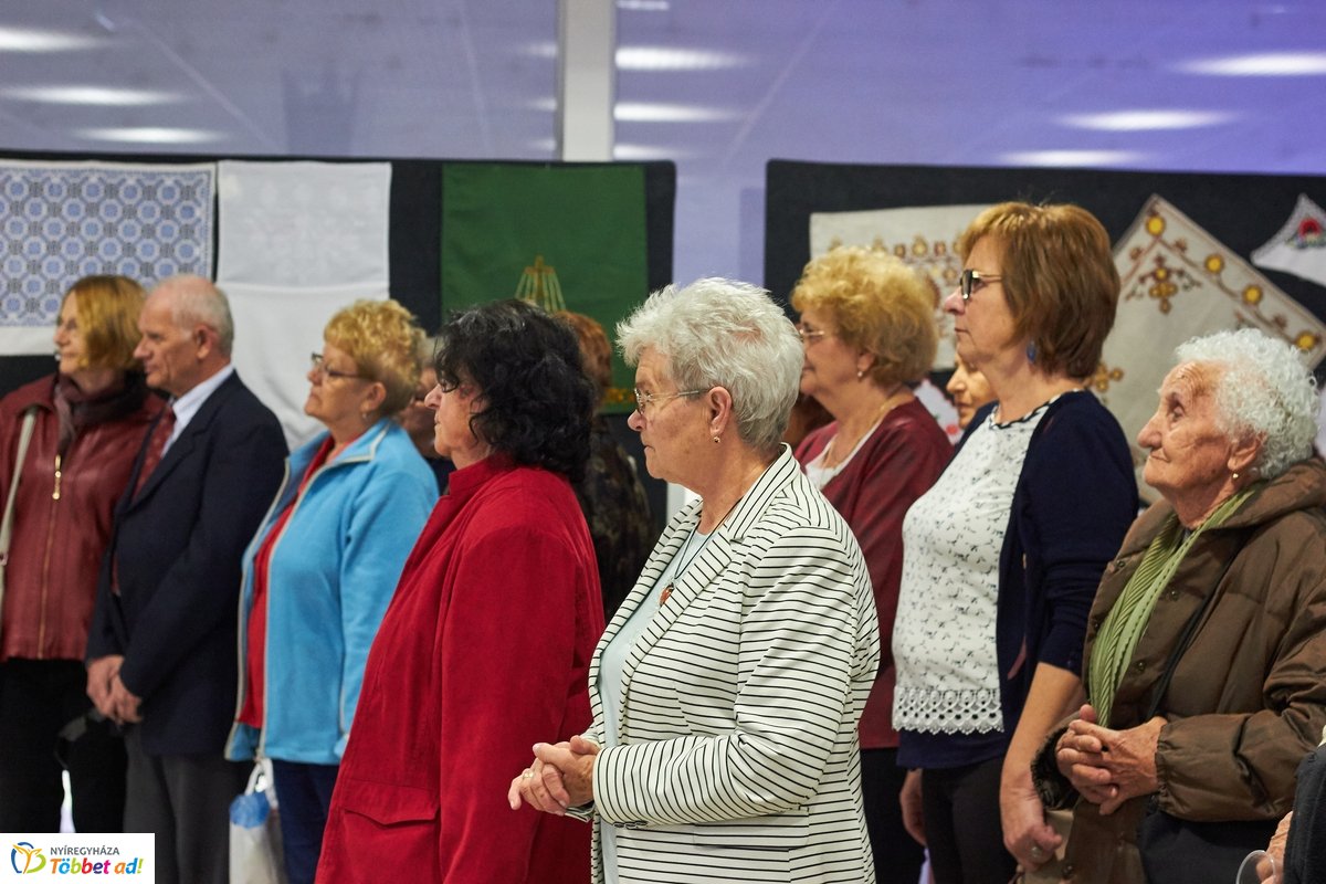 Kézimunka kiállítás a művelődési házban