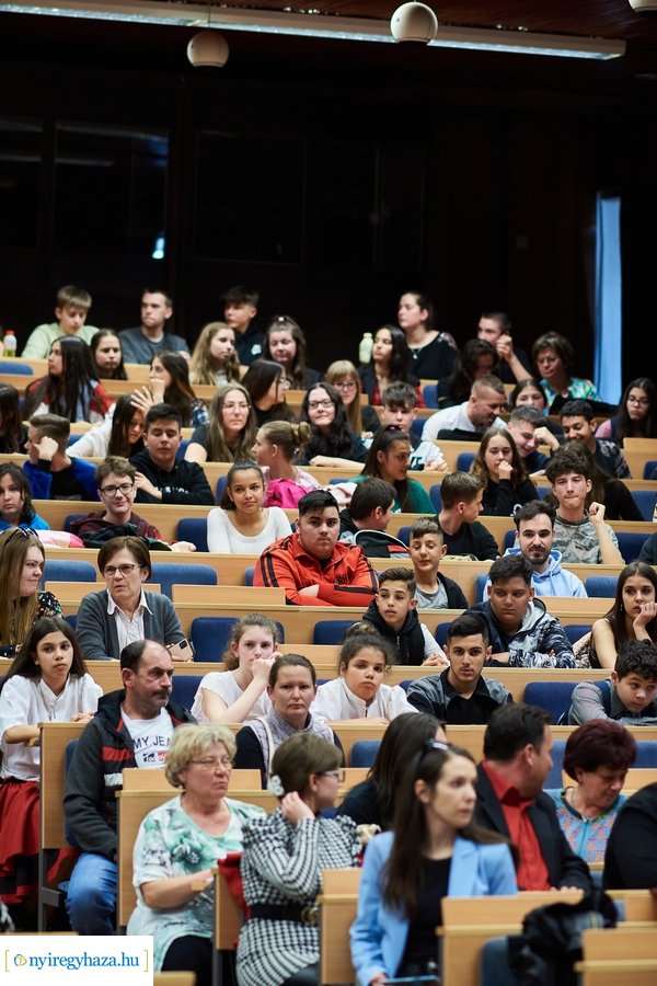 Ki mit tud az egyetemen 20230420